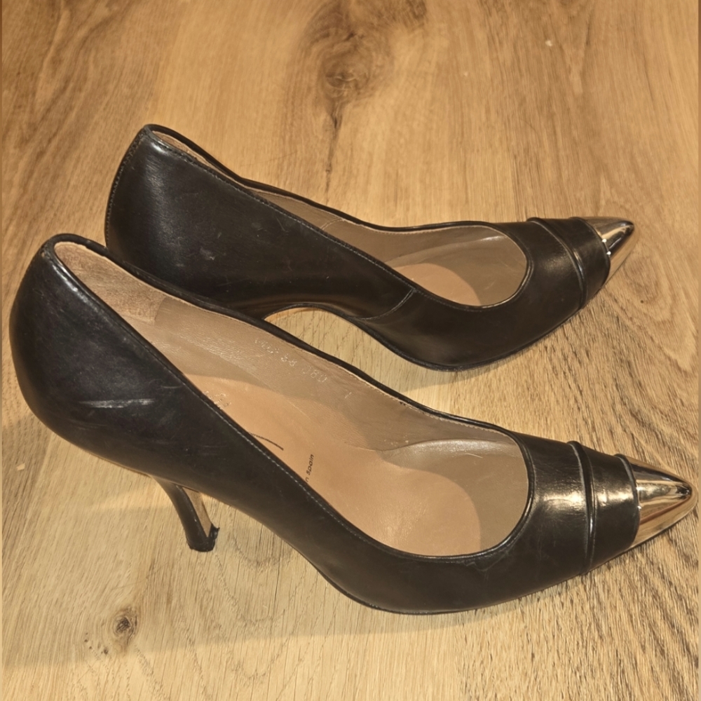 Donald J Pliner Black Leather Pumps with Silver-Capped Toe
